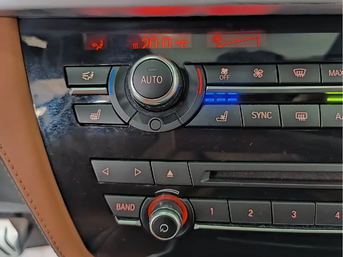 2015 BMW X6 M 4.4T 575HP V8 8AT,autocango,china used car exporter,china ev exporter,chinese used car exporter,chinese used ev exporter