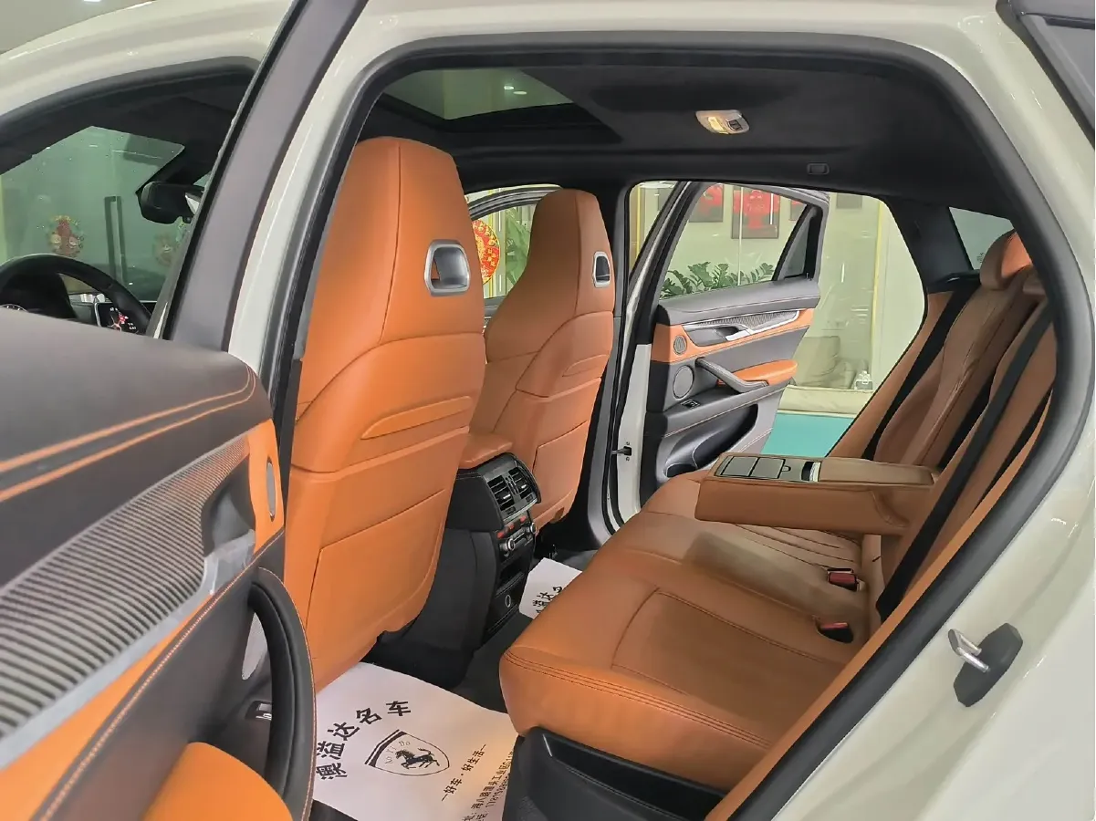 2015 BMW X6 M 4.4T 575HP V8 8AT,autocango,china used car exporter,china ev exporter,chinese used car exporter,chinese used ev exporter