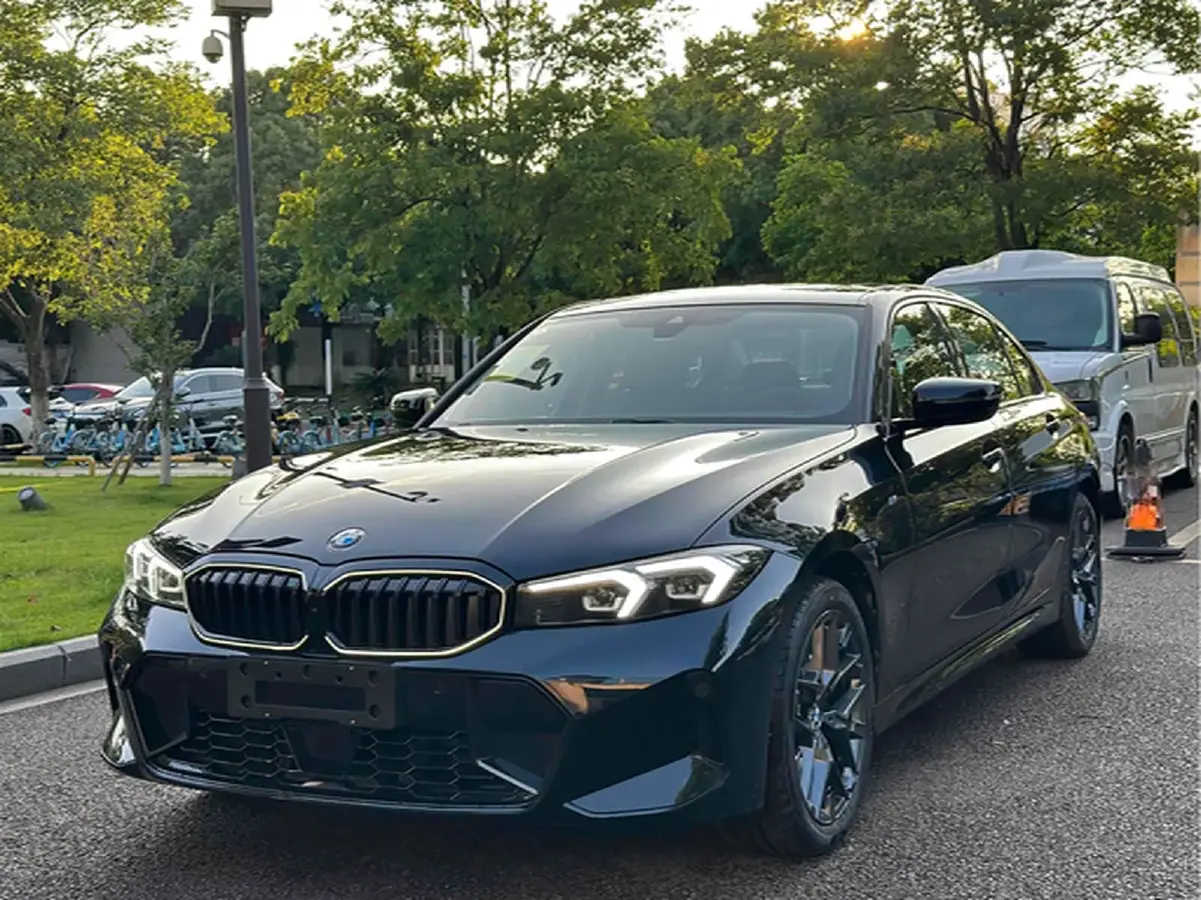 2025 BMW 3 Series 2.0T 245HP L4 8AT