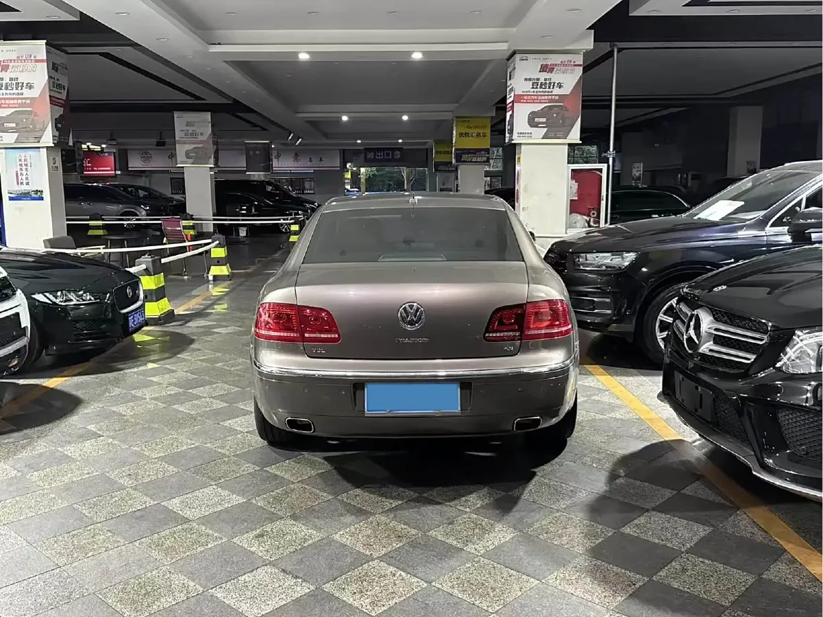 2011 Volkswagen Pheaton 4.2L 335HP V8 6AT,autocango,china used car exporter,china ev exporter,chinese used car exporter,chinese used ev exporter