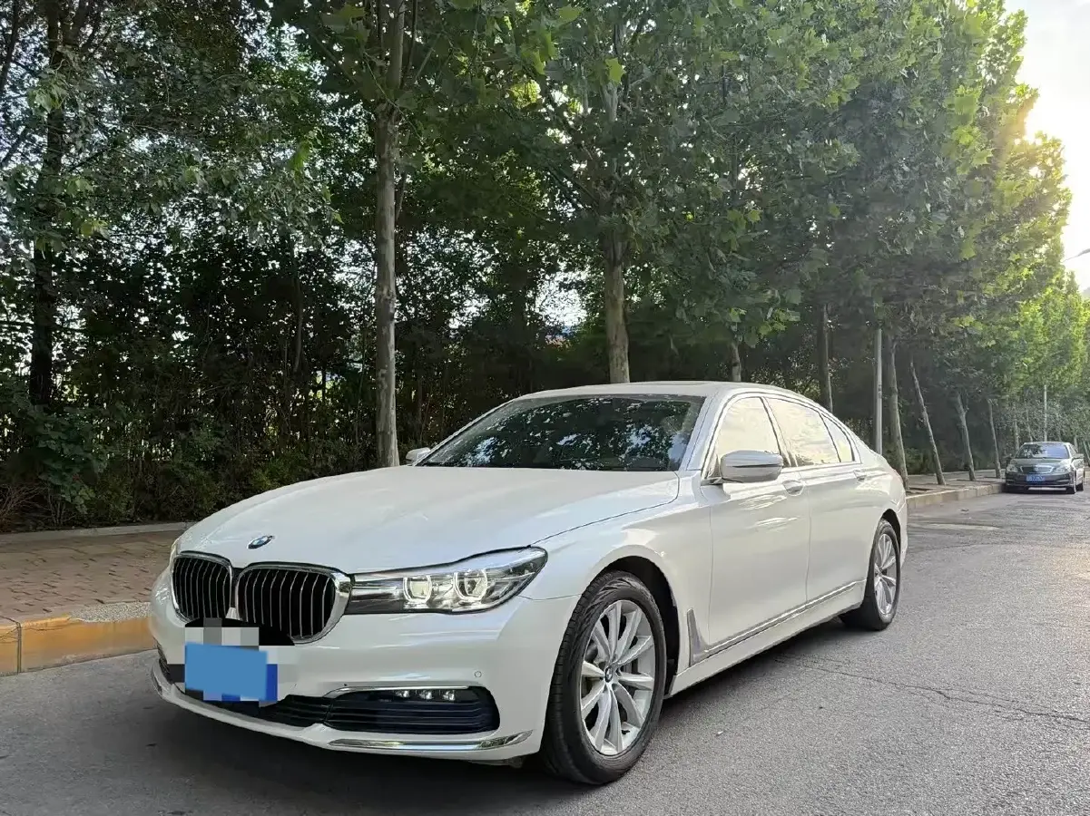 2016 BMW 7 Series 2.0T 258HP L4 8AT
