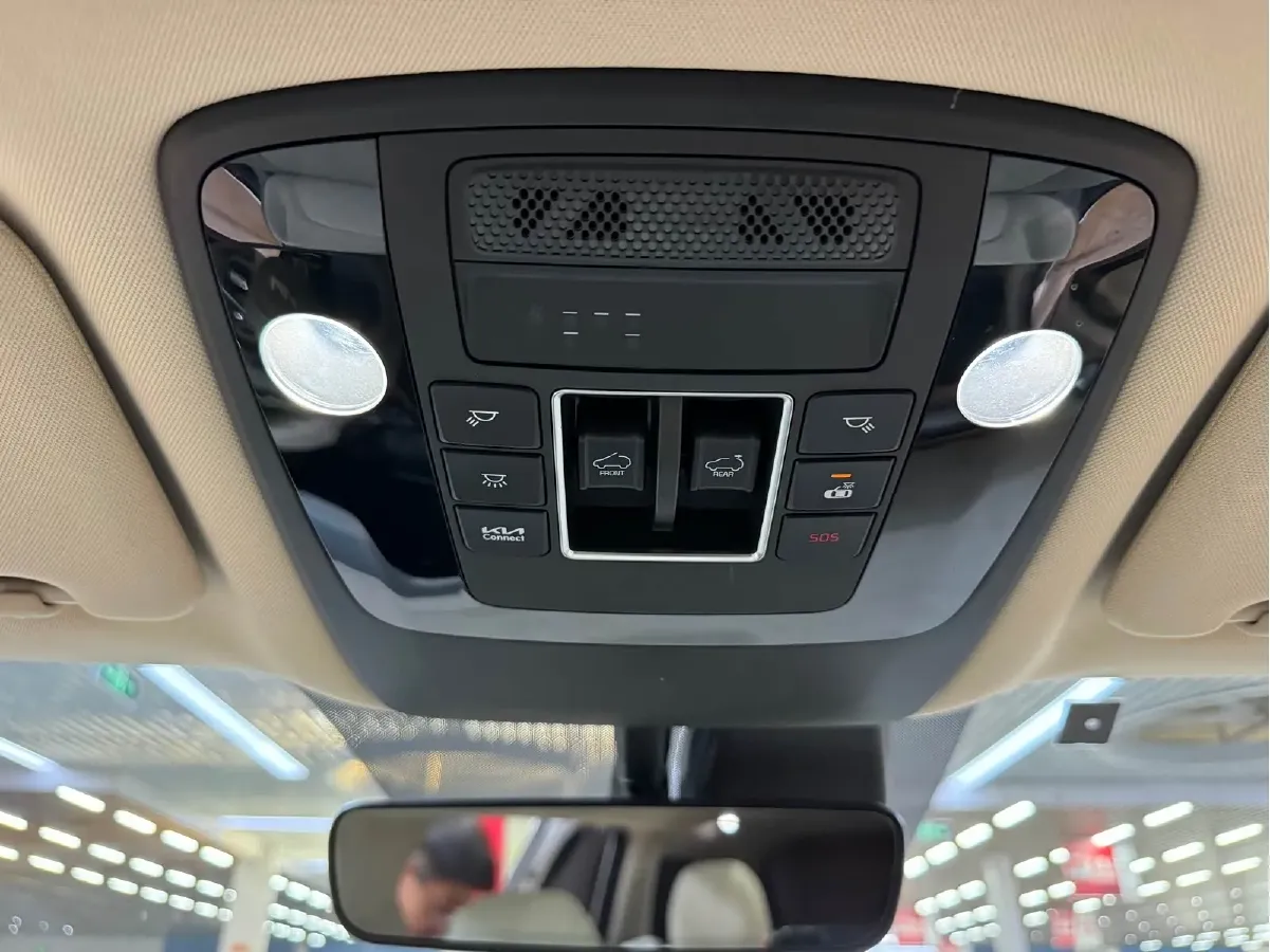 2021 Kia Carnival 2.0T 233HP L4 8AT,autocango,china used car exporter,china ev exporter,chinese used car exporter,chinese used ev exporter