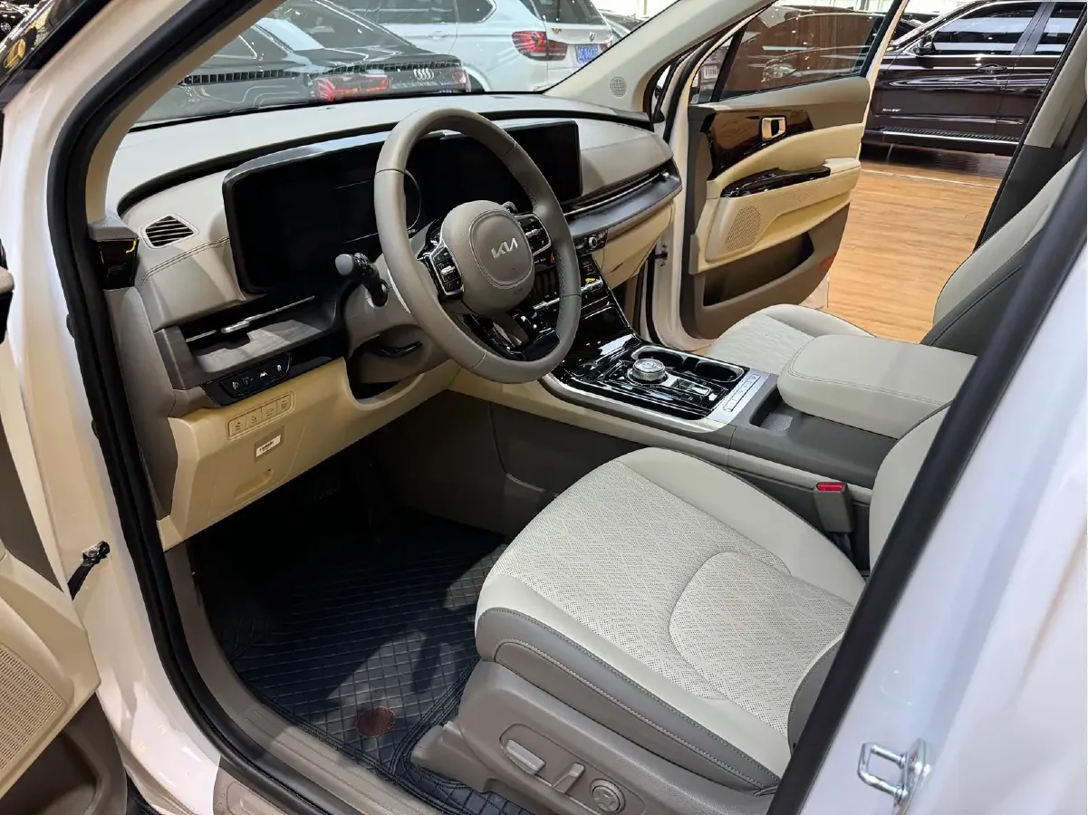 2021 Kia Carnival 2.0T 233HP L4 8AT,autocango,china used car exporter,china ev exporter,chinese used car exporter,chinese used ev exporter