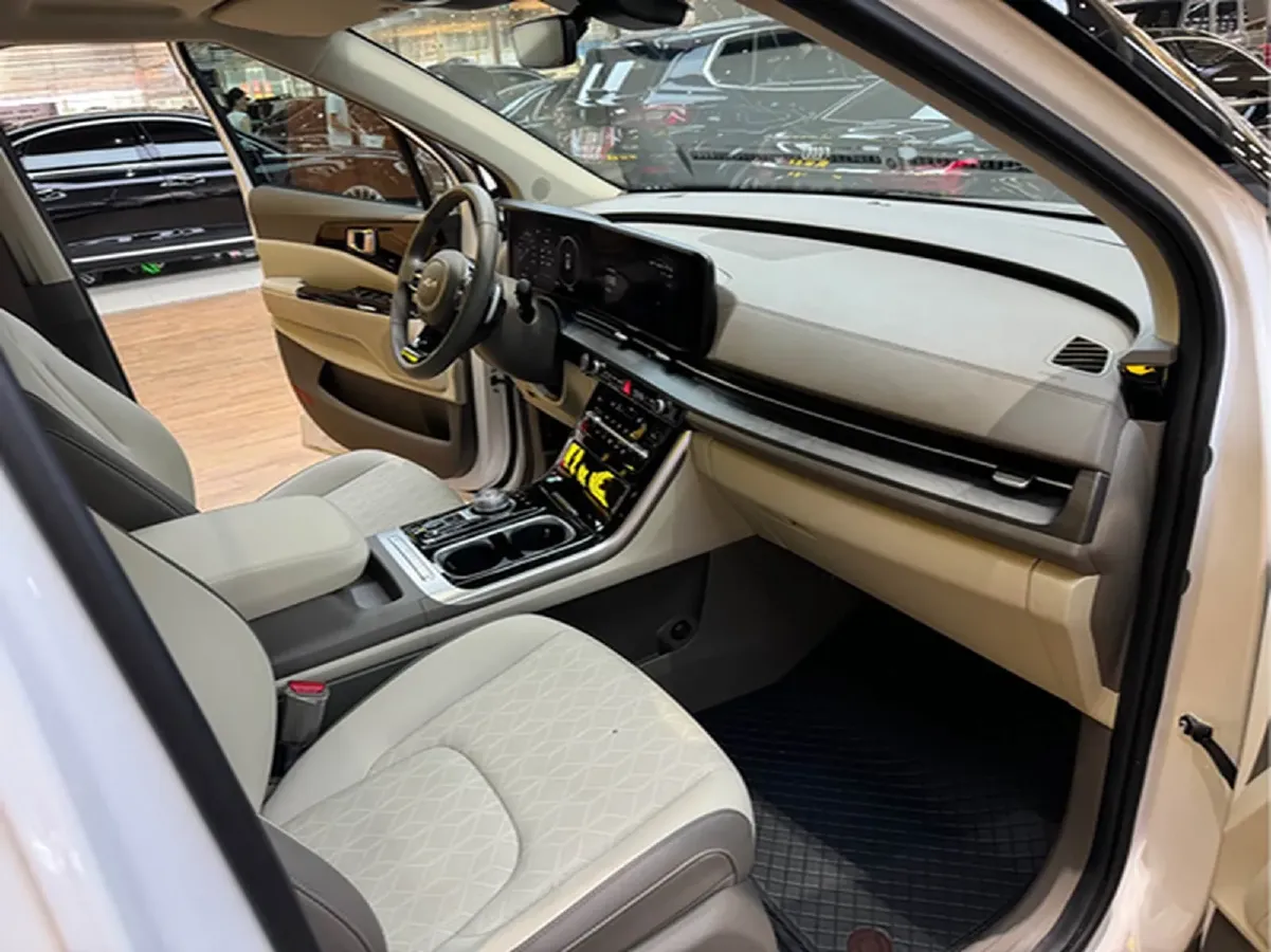2021 Kia Carnival 2.0T 233HP L4 8AT,autocango,china used car exporter,china ev exporter,chinese used car exporter,chinese used ev exporter
