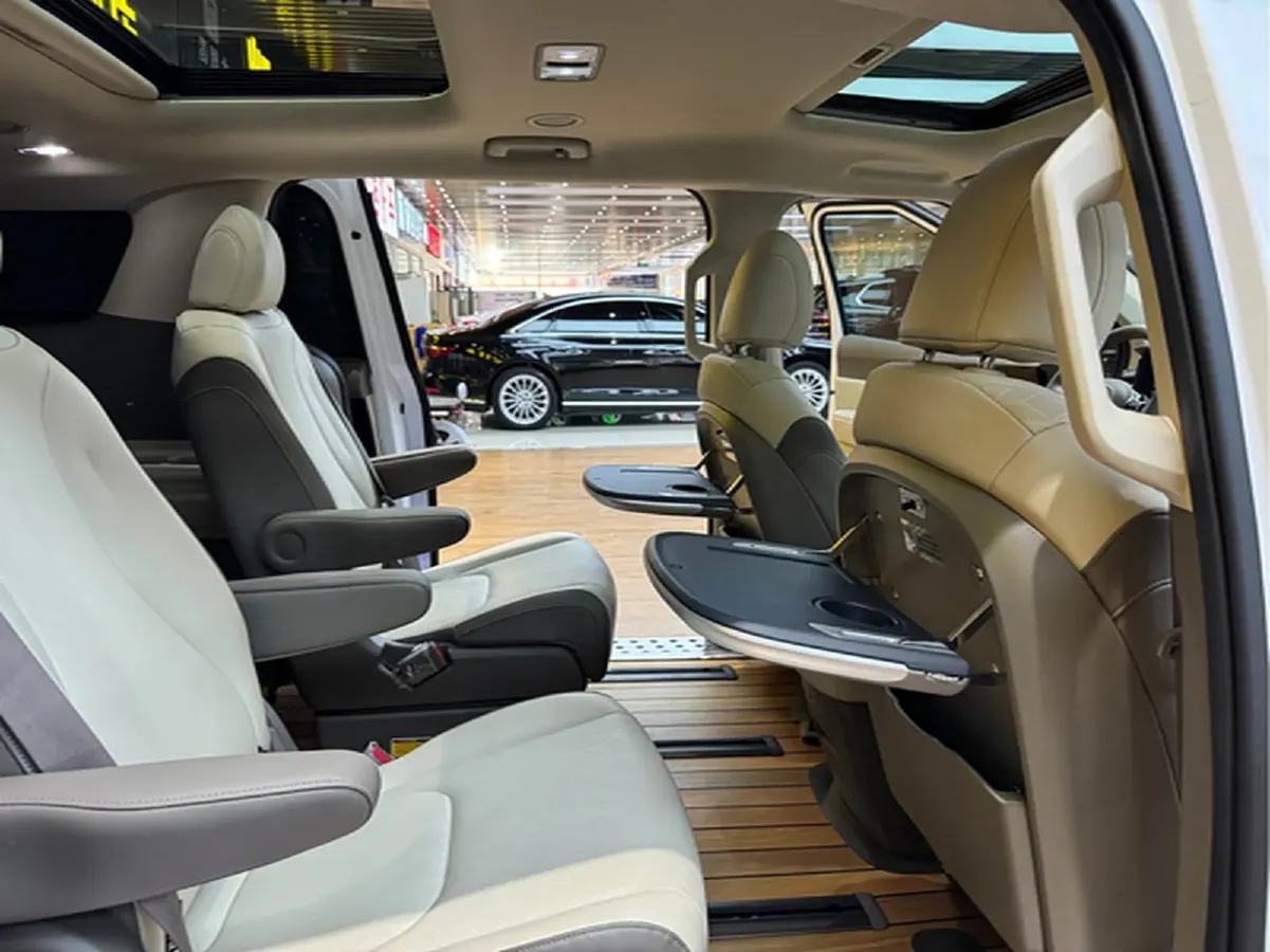 2021 Kia Carnival 2.0T 233HP L4 8AT,autocango,china used car exporter,china ev exporter,chinese used car exporter,chinese used ev exporter