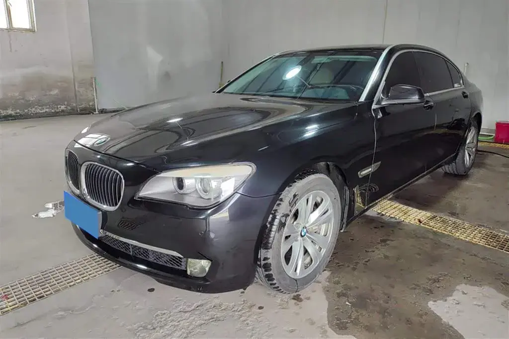 2011 BMW 7 Series 3.0L 258HP L6 6AT