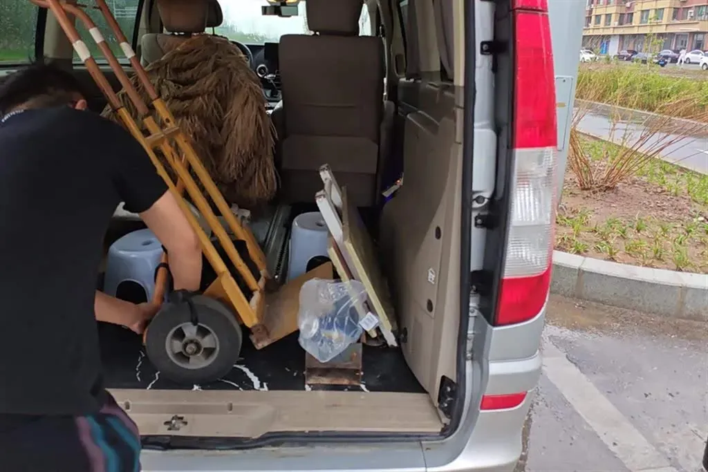 2010 Mercedes-Benz Viano 2.5L 190HP V6 5AT,autocango,china used car exporter,china ev exporter,chinese used car exporter,chinese used ev exporter