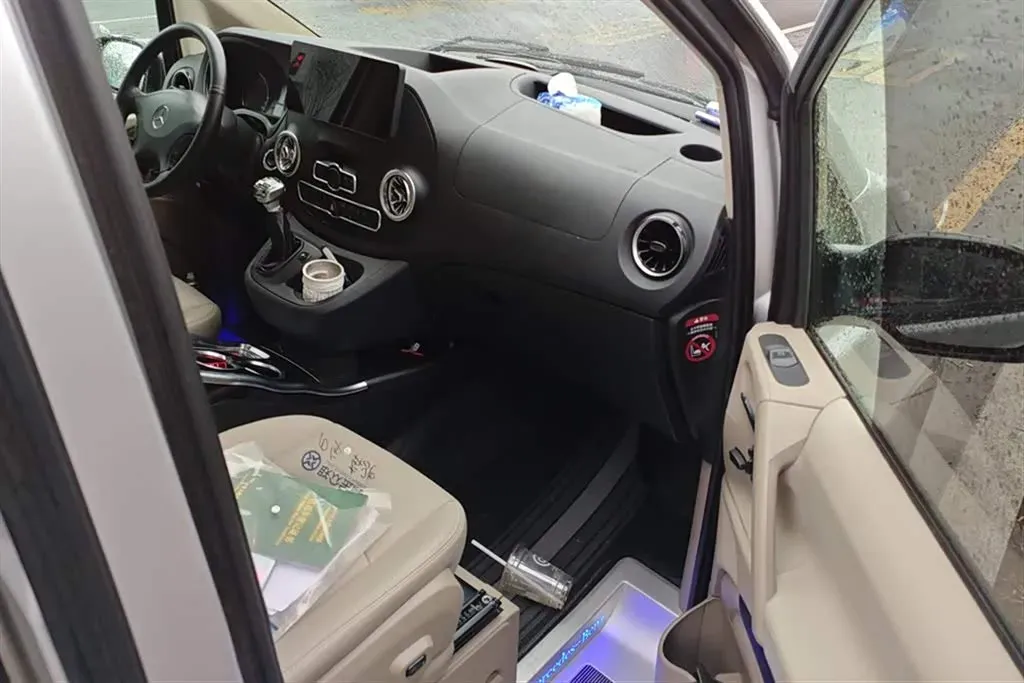 2010 Mercedes-Benz Viano 2.5L 190HP V6 5AT,autocango,china used car exporter,china ev exporter,chinese used car exporter,chinese used ev exporter