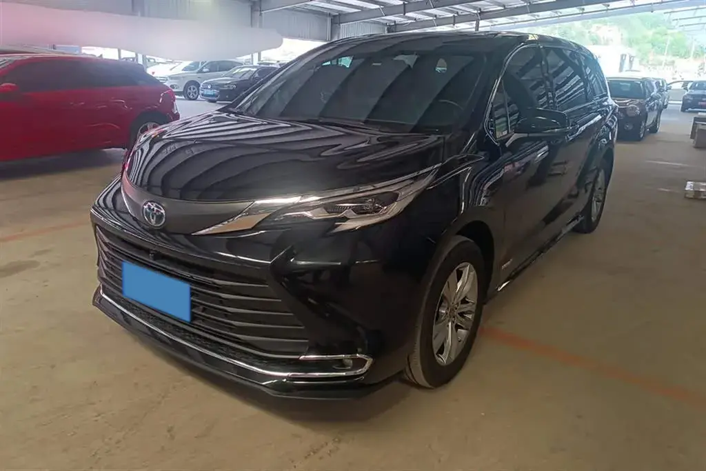 2023 Toyota Sienna 2.5L 189HP L4 E-CVT Hybrid