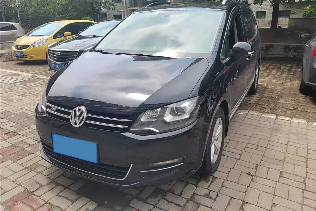 2014 Volkswagen Sharan 2.0T 200HP L4 6DCT