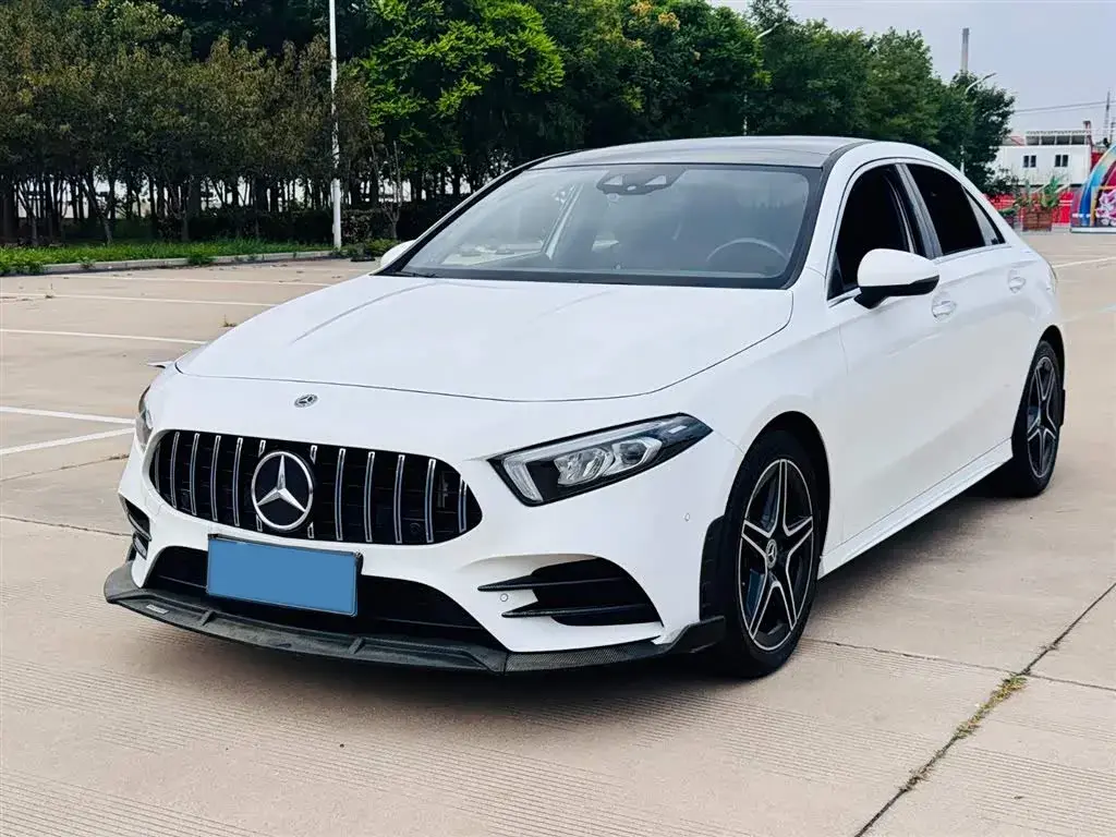 2019 Mercedes-Benz A Class 1.3T 163HP L4 7DCT