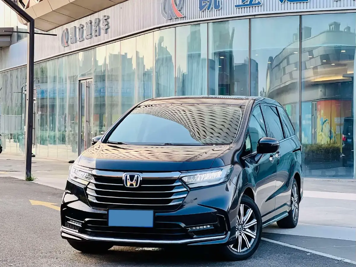 2022 Honda Odyssey 2.0L 146HP L4 E-CVT Hybrid