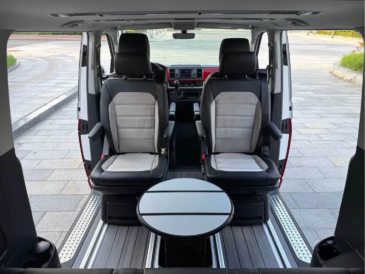 2018 Volkswagen Multivan 2.0T 204HP L4 7DCT,autocango,china used car exporter,china ev exporter,chinese used car exporter,chinese used ev exporter