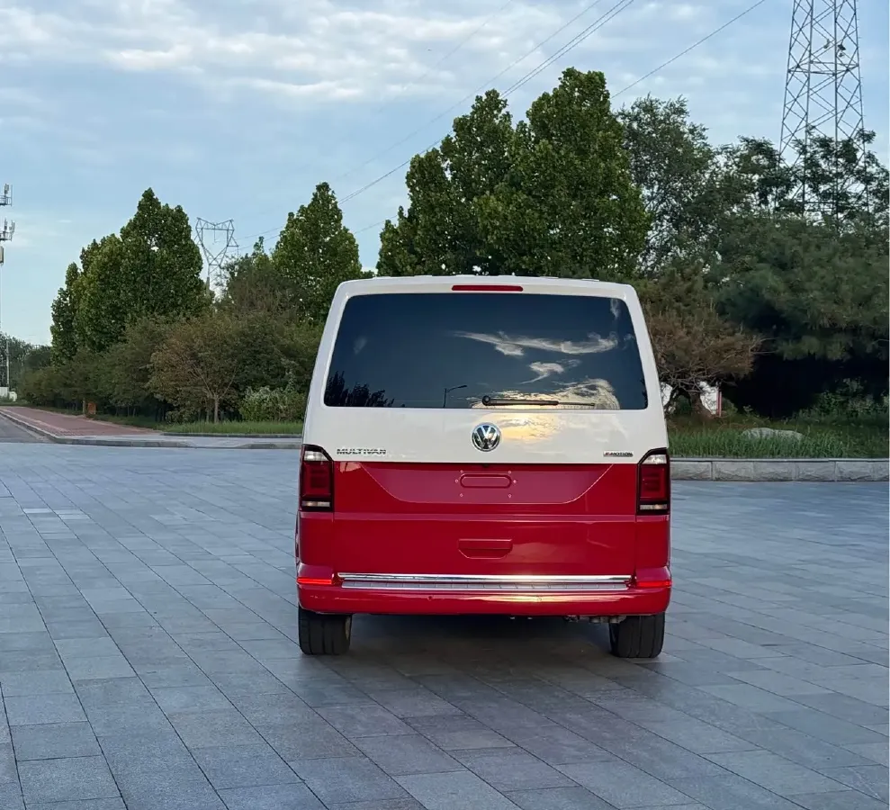 2018 Volkswagen Multivan 2.0T 204HP L4 7DCT,autocango,china used car exporter,china ev exporter,chinese used car exporter,chinese used ev exporter