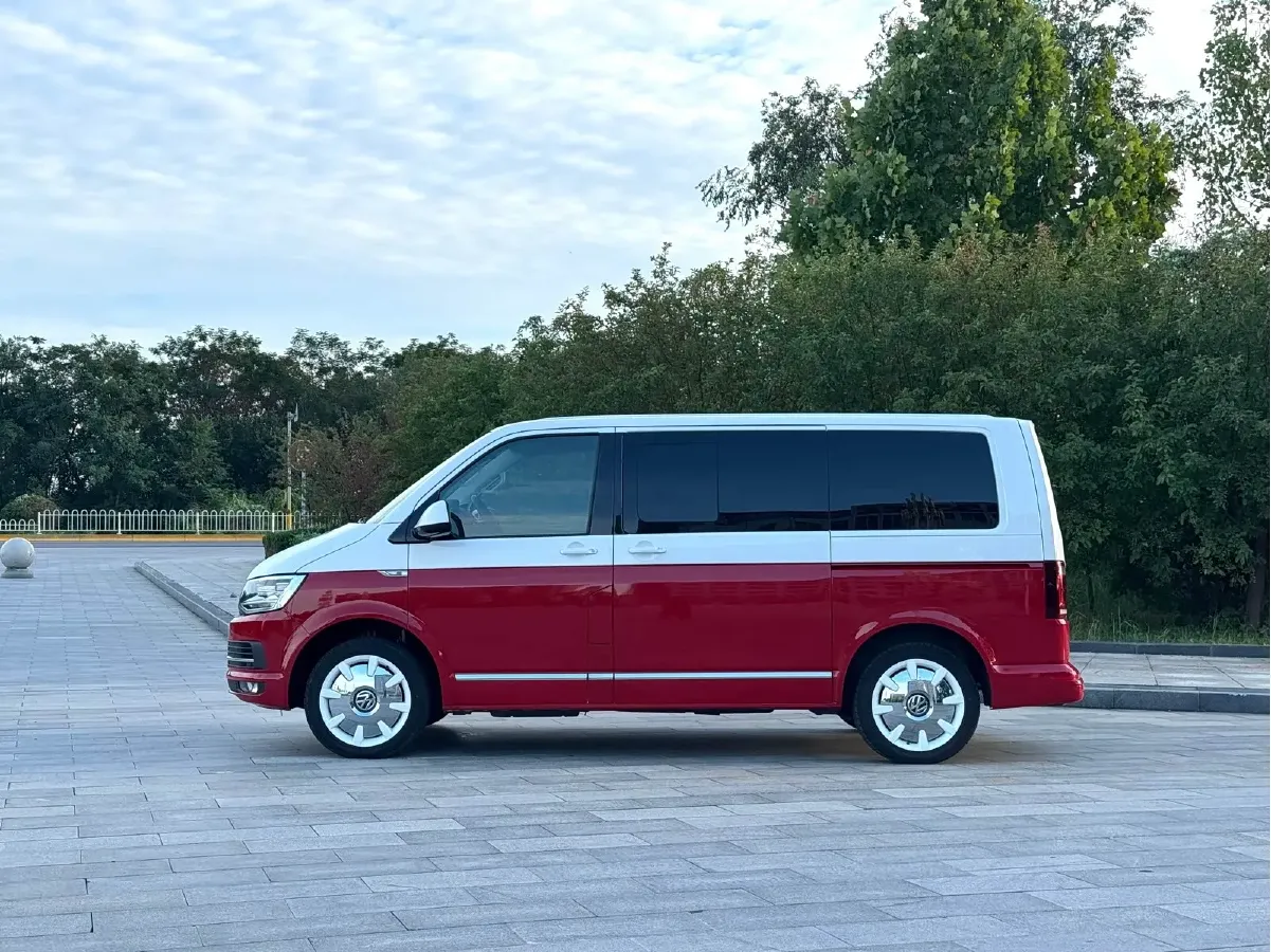 2018 Volkswagen Multivan 2.0T 204HP L4 7DCT,autocango,china used car exporter,china ev exporter,chinese used car exporter,chinese used ev exporter