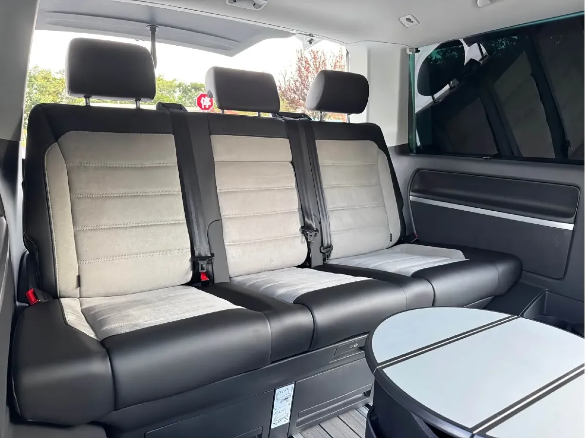 2018 Volkswagen Multivan 2.0T 204HP L4 7DCT,autocango,china used car exporter,china ev exporter,chinese used car exporter,chinese used ev exporter