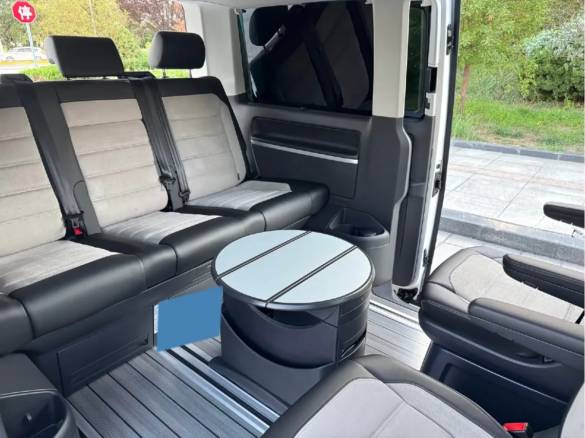 2018 Volkswagen Multivan 2.0T 204HP L4 7DCT,autocango,china used car exporter,china ev exporter,chinese used car exporter,chinese used ev exporter