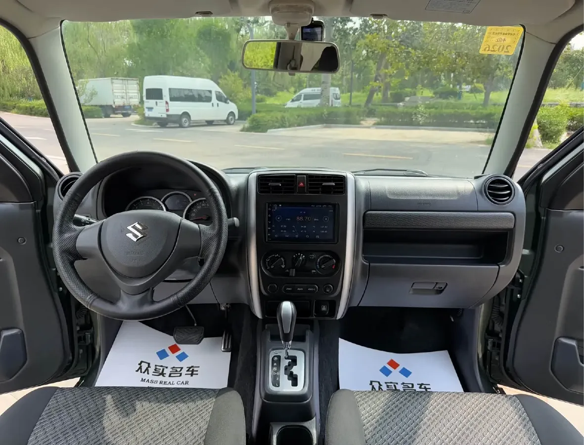 2015 Suzuki Jimny 1.3L 85HP L4 4AT,autocango,china used car exporter,china ev exporter,chinese used car exporter,chinese used ev exporter