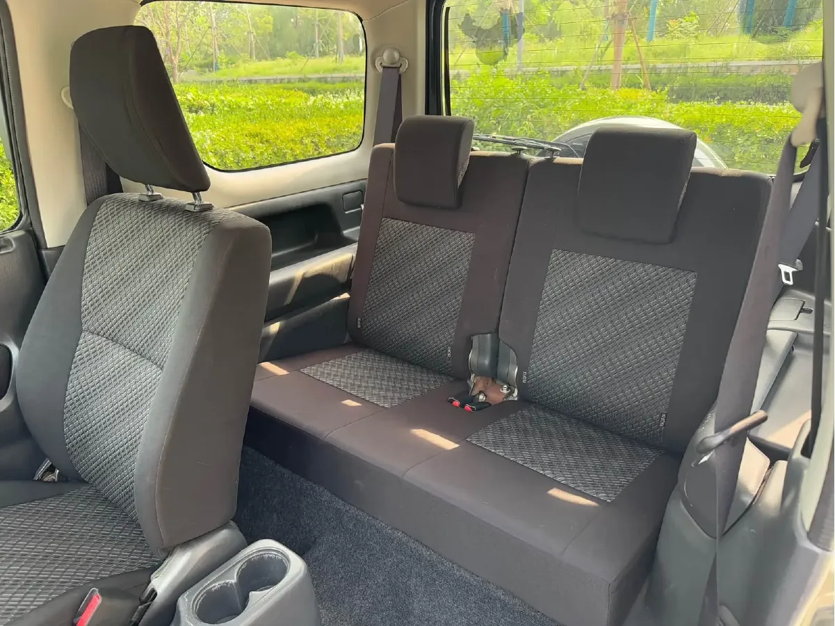 2015 Suzuki Jimny 1.3L 85HP L4 4AT,autocango,china used car exporter,china ev exporter,chinese used car exporter,chinese used ev exporter