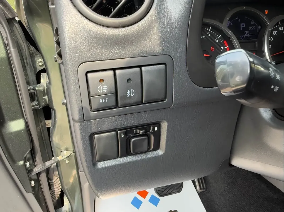 2015 Suzuki Jimny 1.3L 85HP L4 4AT,autocango,china used car exporter,china ev exporter,chinese used car exporter,chinese used ev exporter