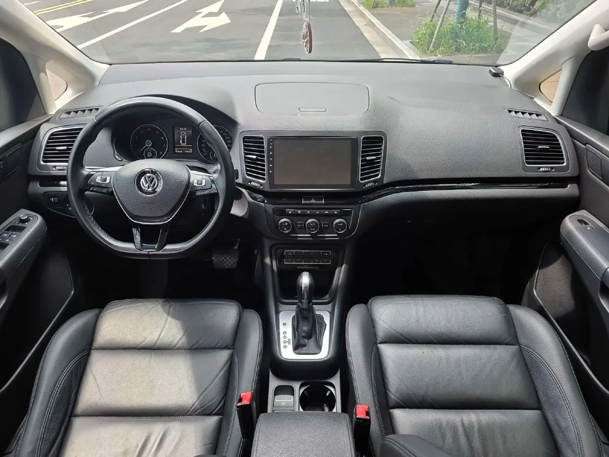 2016 Volkswagen Sharan 2.0T 220HP L4 6DCT,autocango,china used car exporter,china ev exporter,chinese used car exporter,chinese used ev exporter