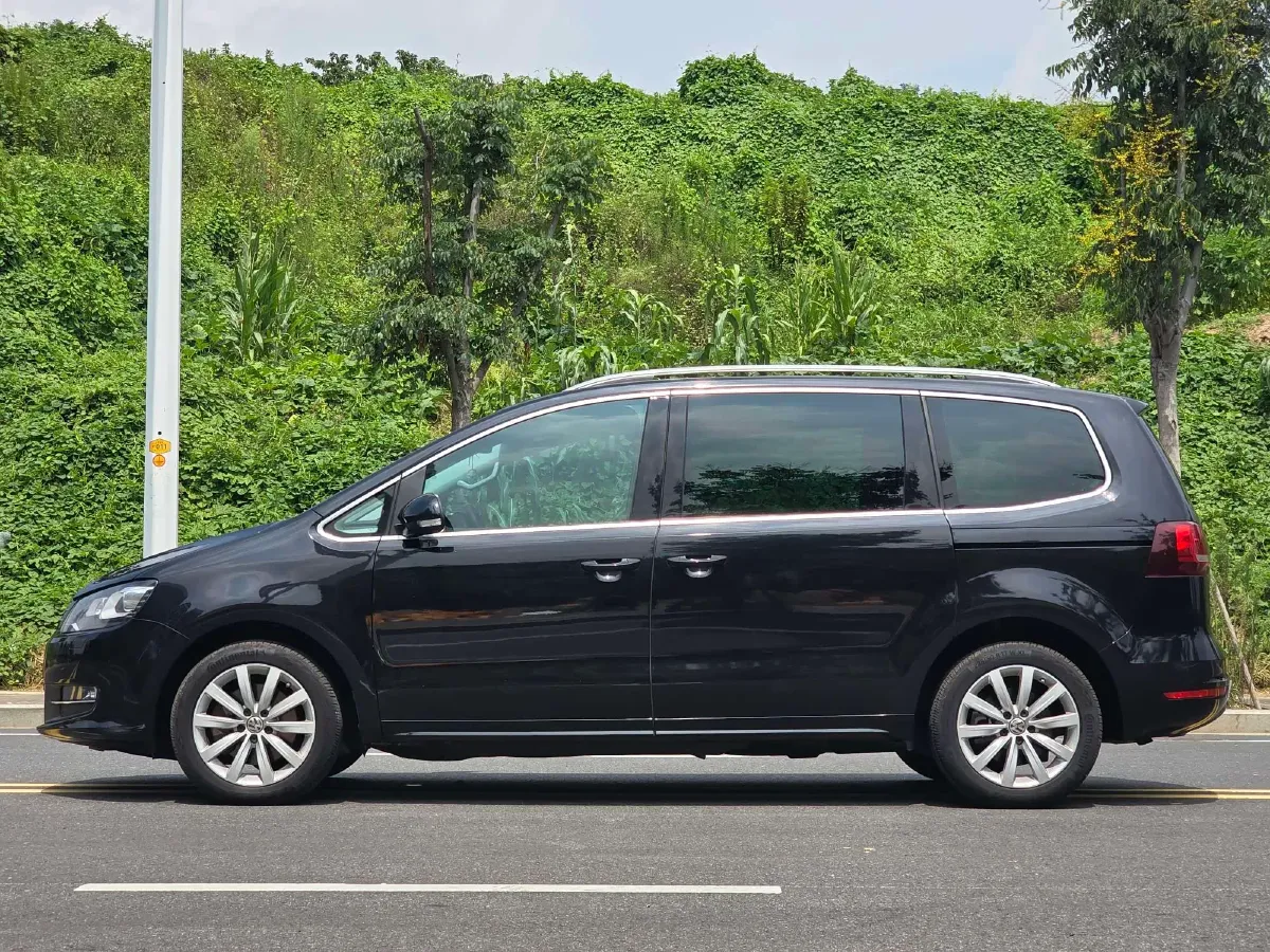 2016 Volkswagen Sharan 2.0T 220HP L4 6DCT,autocango,china used car exporter,china ev exporter,chinese used car exporter,chinese used ev exporter