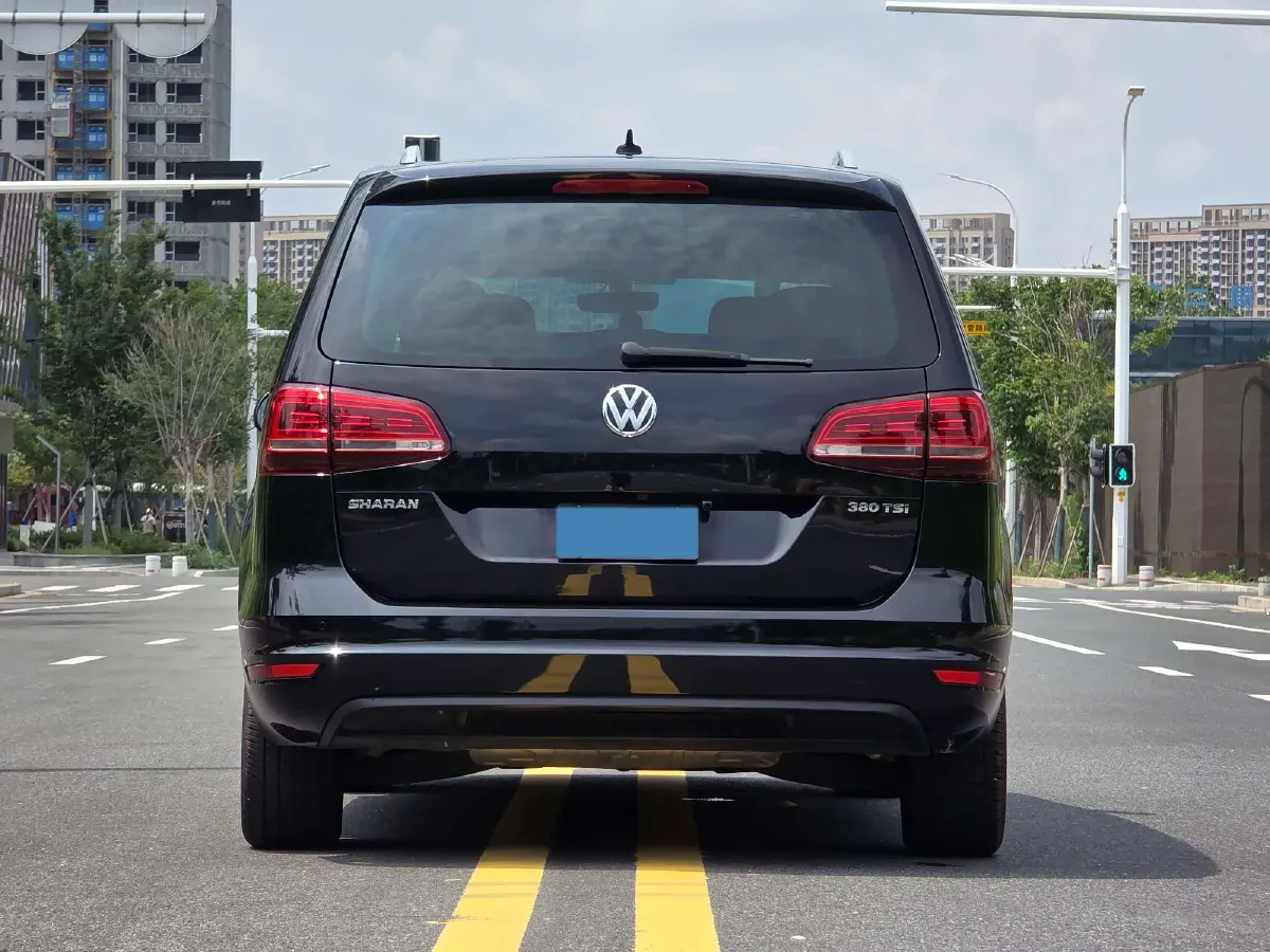 2016 Volkswagen Sharan 2.0T 220HP L4 6DCT,autocango,china used car exporter,china ev exporter,chinese used car exporter,chinese used ev exporter
