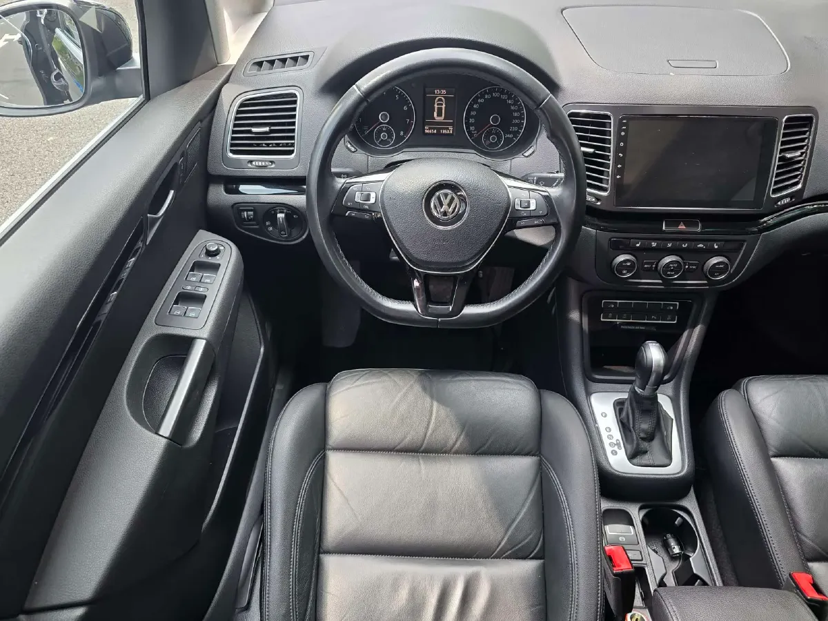 2016 Volkswagen Sharan 2.0T 220HP L4 6DCT,autocango,china used car exporter,china ev exporter,chinese used car exporter,chinese used ev exporter