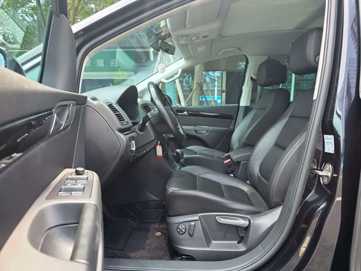 2016 Volkswagen Sharan 2.0T 220HP L4 6DCT,autocango,china used car exporter,china ev exporter,chinese used car exporter,chinese used ev exporter