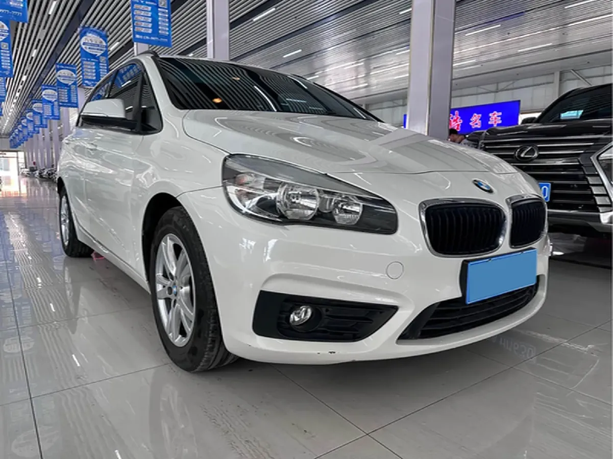 2015 BMW 2 Series Wagon 1.5T 136HP L3 6AT,autocango,china used car exporter,china ev exporter,chinese used car exporter,chinese used ev exporter