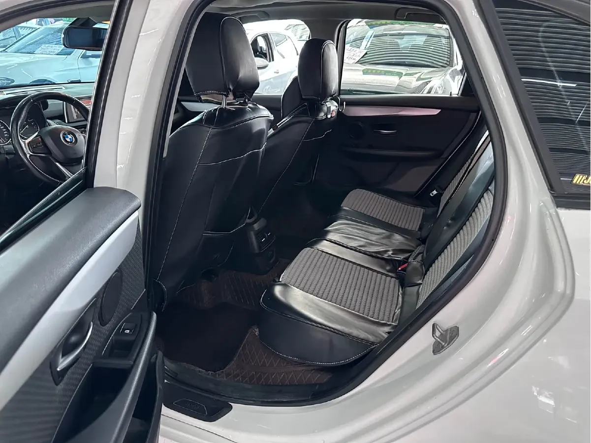 2015 BMW 2 Series Wagon 1.5T 136HP L3 6AT,autocango,china used car exporter,china ev exporter,chinese used car exporter,chinese used ev exporter