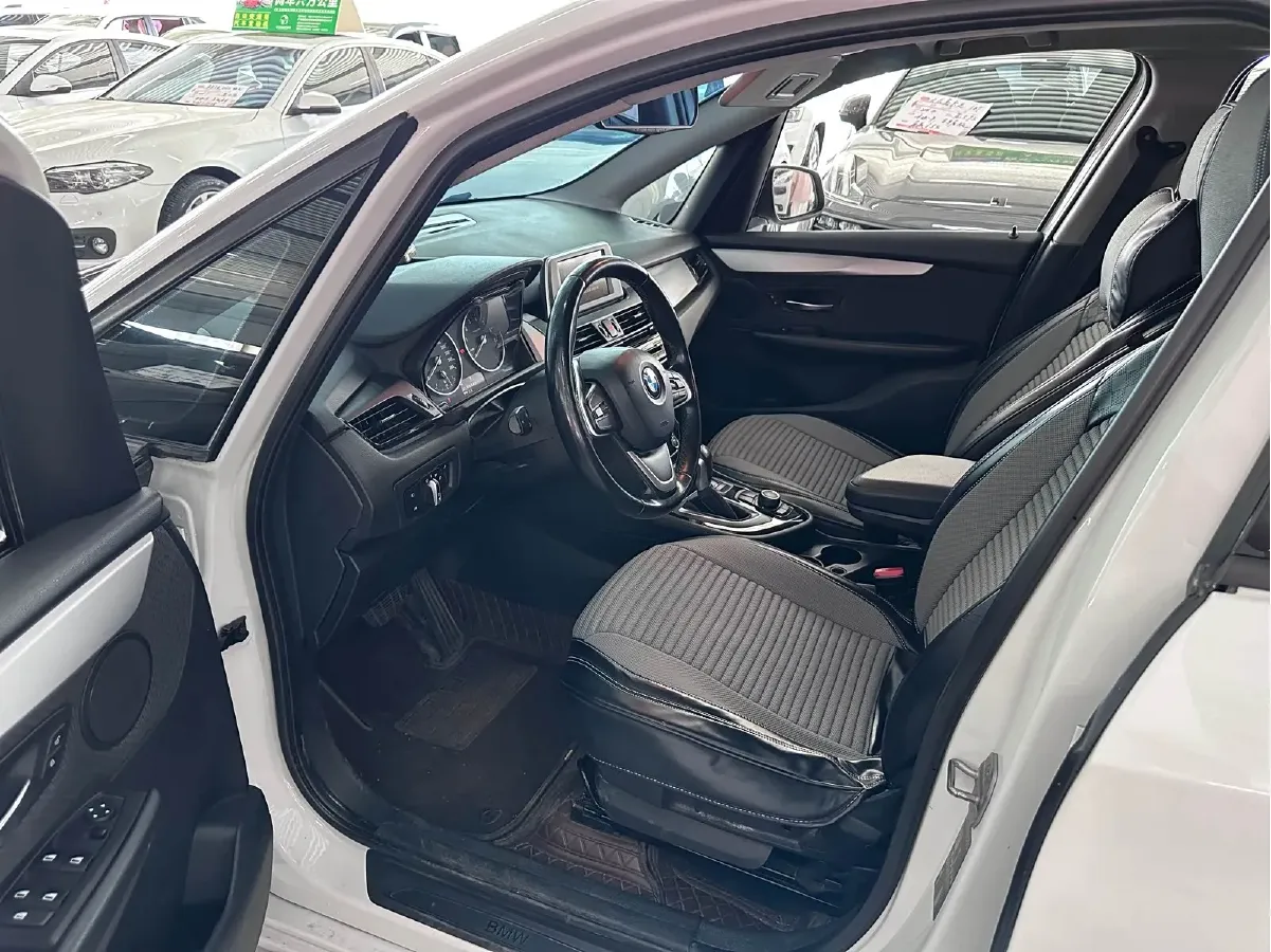 2015 BMW 2 Series Wagon 1.5T 136HP L3 6AT,autocango,china used car exporter,china ev exporter,chinese used car exporter,chinese used ev exporter