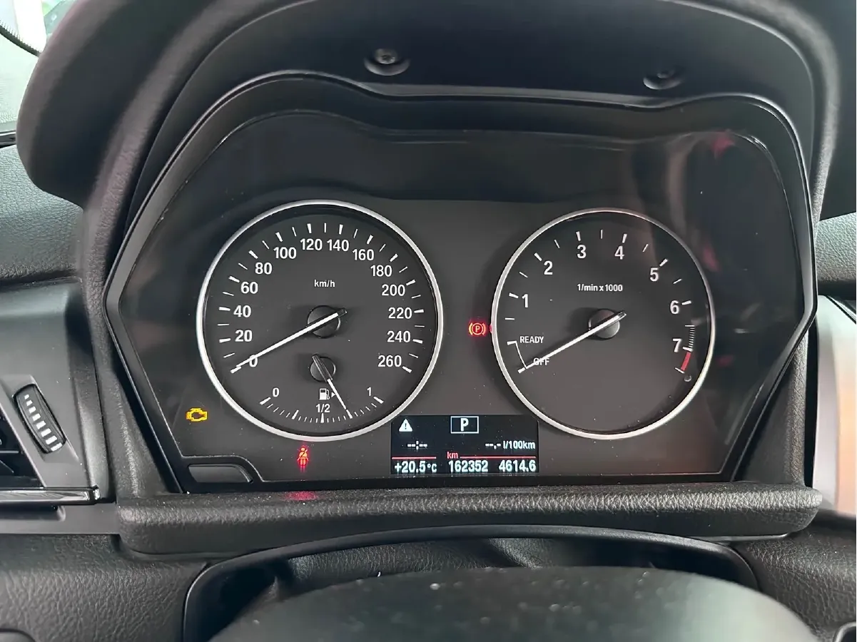 2015 BMW 2 Series Wagon 1.5T 136HP L3 6AT,autocango,china used car exporter,china ev exporter,chinese used car exporter,chinese used ev exporter