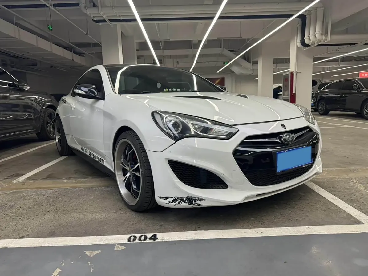 2012 Hyundai Rohens-Coupe 2.0T 260HP L4 8AT,autocango,china used car exporter,china ev exporter,chinese used car exporter,chinese used ev exporter