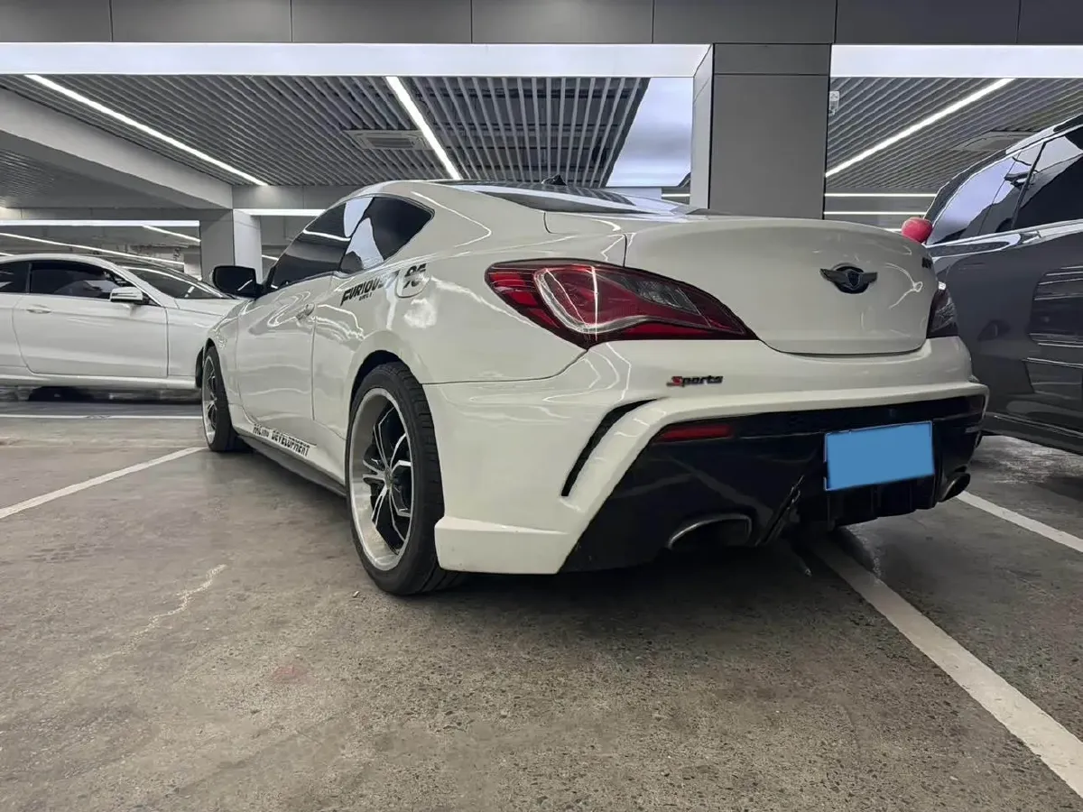 2012 Hyundai Rohens-Coupe 2.0T 260HP L4 8AT,autocango,china used car exporter,china ev exporter,chinese used car exporter,chinese used ev exporter