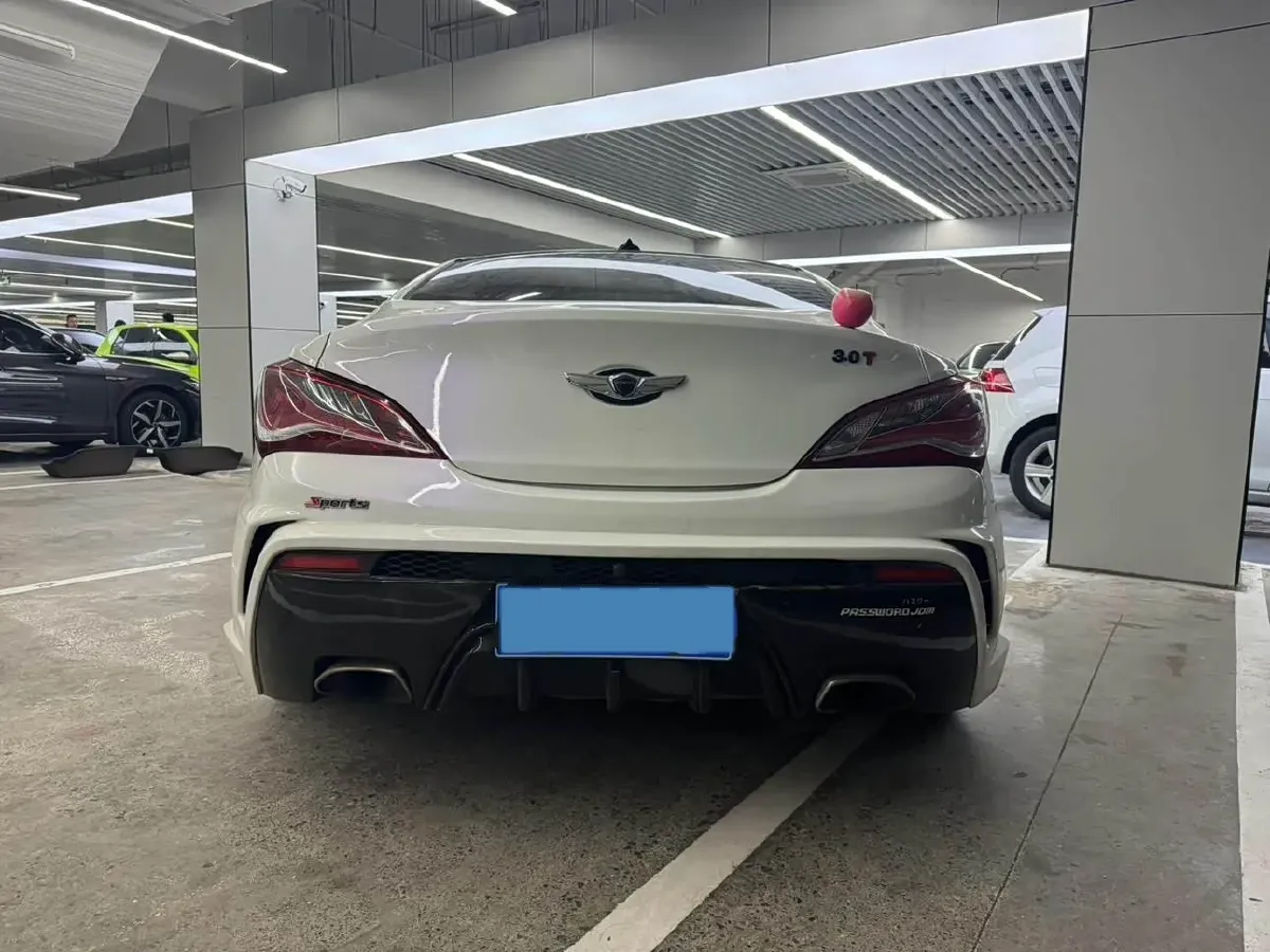 2012 Hyundai Rohens-Coupe 2.0T 260HP L4 8AT,autocango,china used car exporter,china ev exporter,chinese used car exporter,chinese used ev exporter