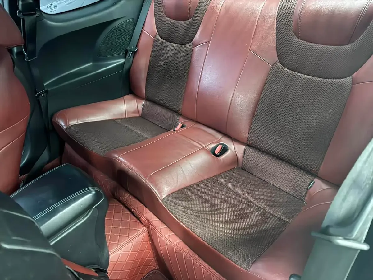 2012 Hyundai Rohens-Coupe 2.0T 260HP L4 8AT,autocango,china used car exporter,china ev exporter,chinese used car exporter,chinese used ev exporter