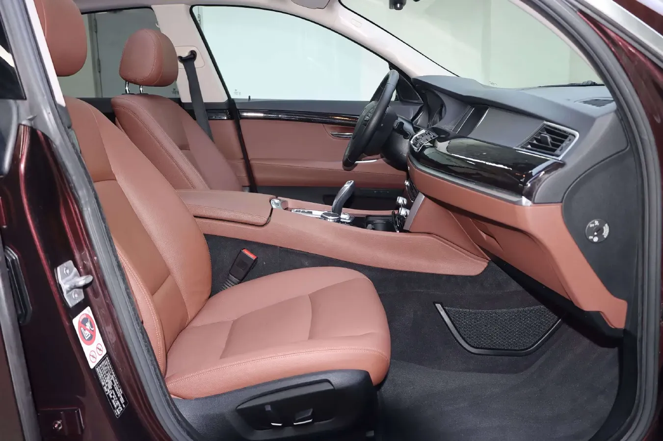 2014 BMW 5 Series GT 2.0T 245HP L4 8AT,autocango,china used car exporter,china ev exporter,chinese used car exporter,chinese used ev exporter