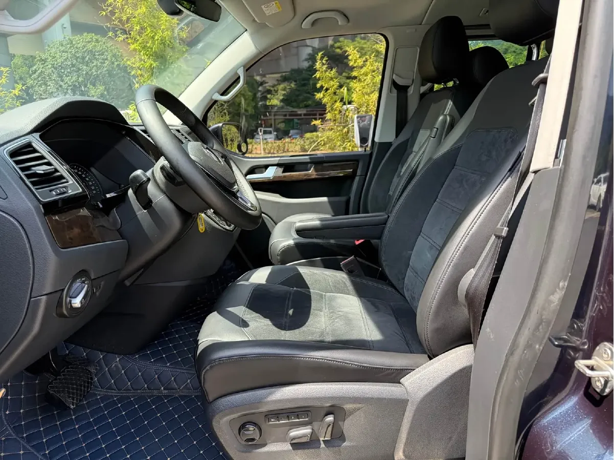 2018 Volkswagen Multivan 2.0T 204HP L4 7DCT,autocango,china used car exporter,china ev exporter,chinese used car exporter,chinese used ev exporter