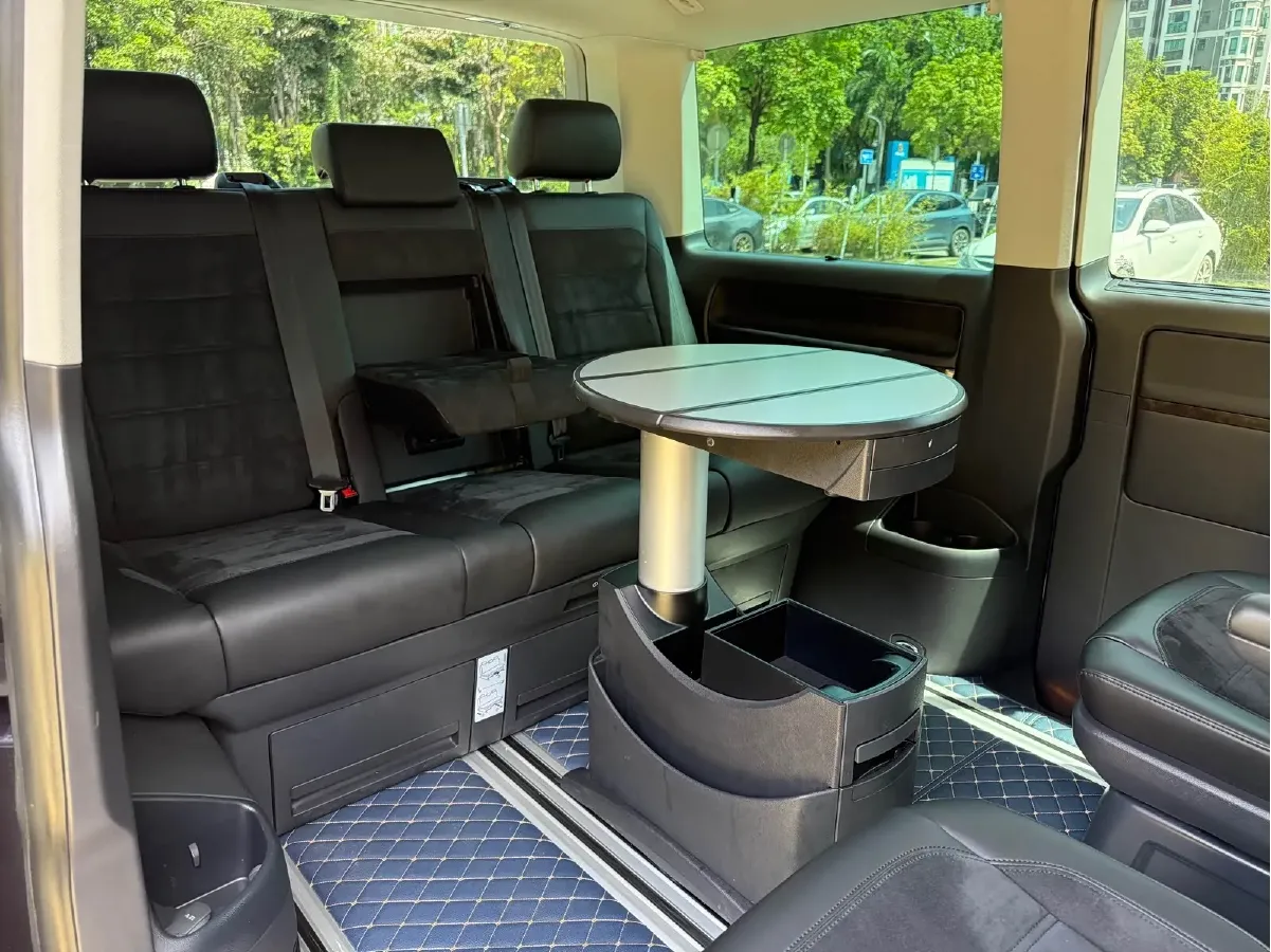 2018 Volkswagen Multivan 2.0T 204HP L4 7DCT,autocango,china used car exporter,china ev exporter,chinese used car exporter,chinese used ev exporter