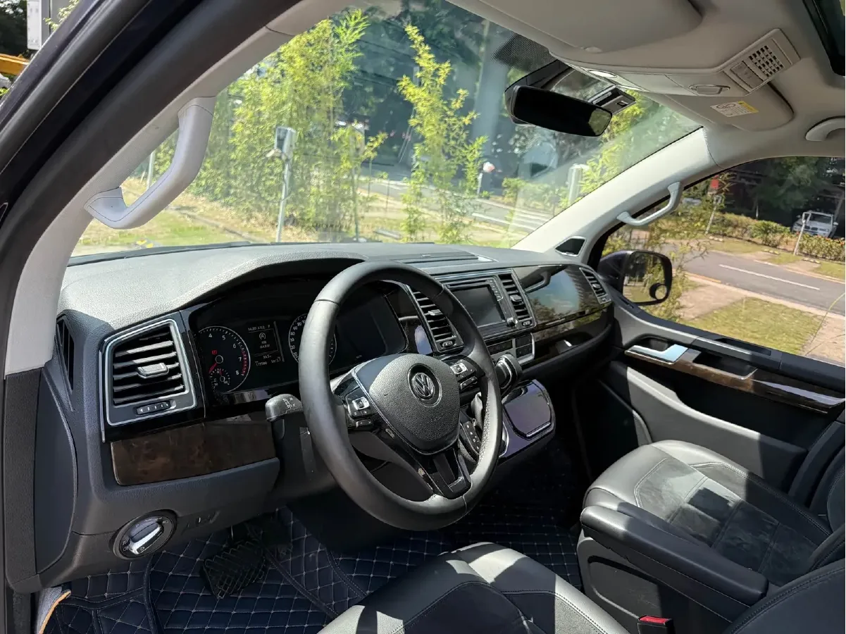 2018 Volkswagen Multivan 2.0T 204HP L4 7DCT,autocango,china used car exporter,china ev exporter,chinese used car exporter,chinese used ev exporter