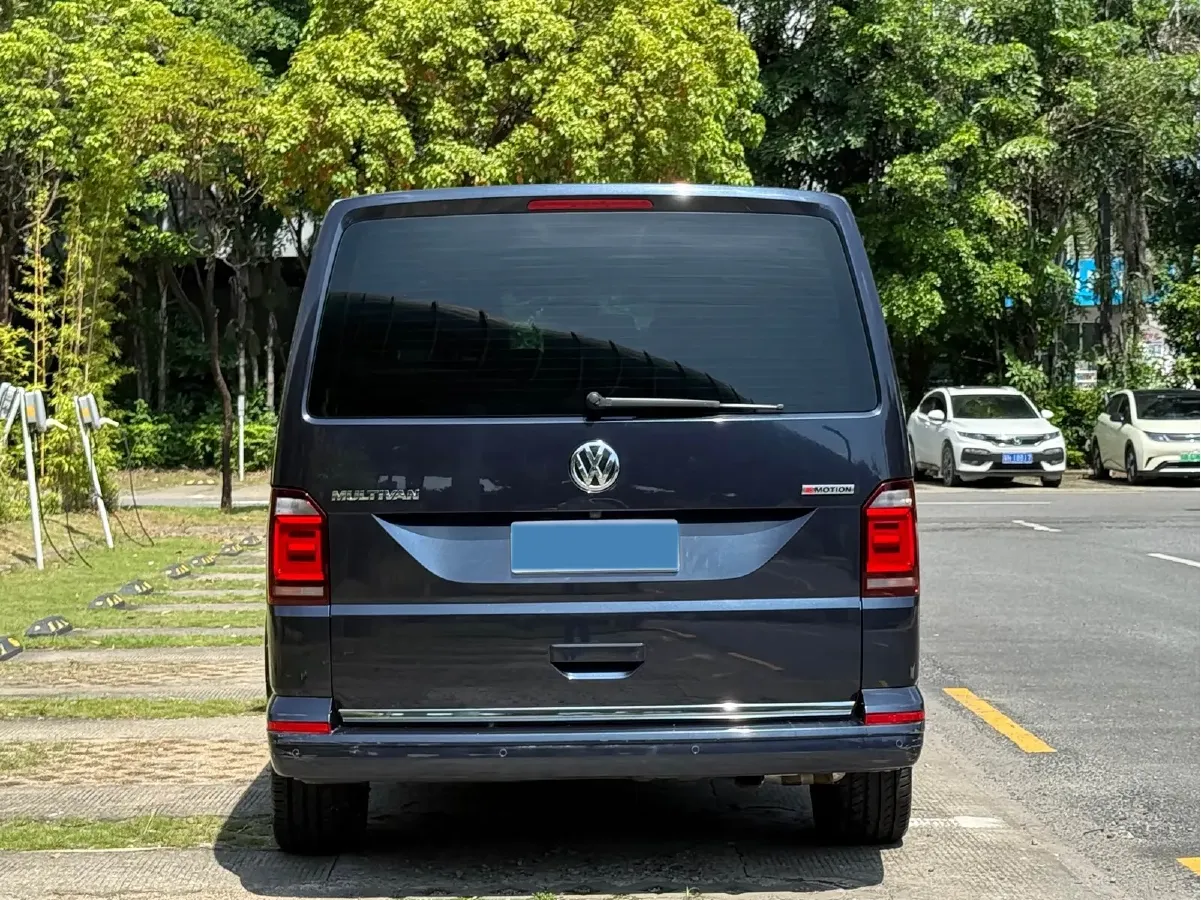 2018 Volkswagen Multivan 2.0T 204HP L4 7DCT,autocango,china used car exporter,china ev exporter,chinese used car exporter,chinese used ev exporter