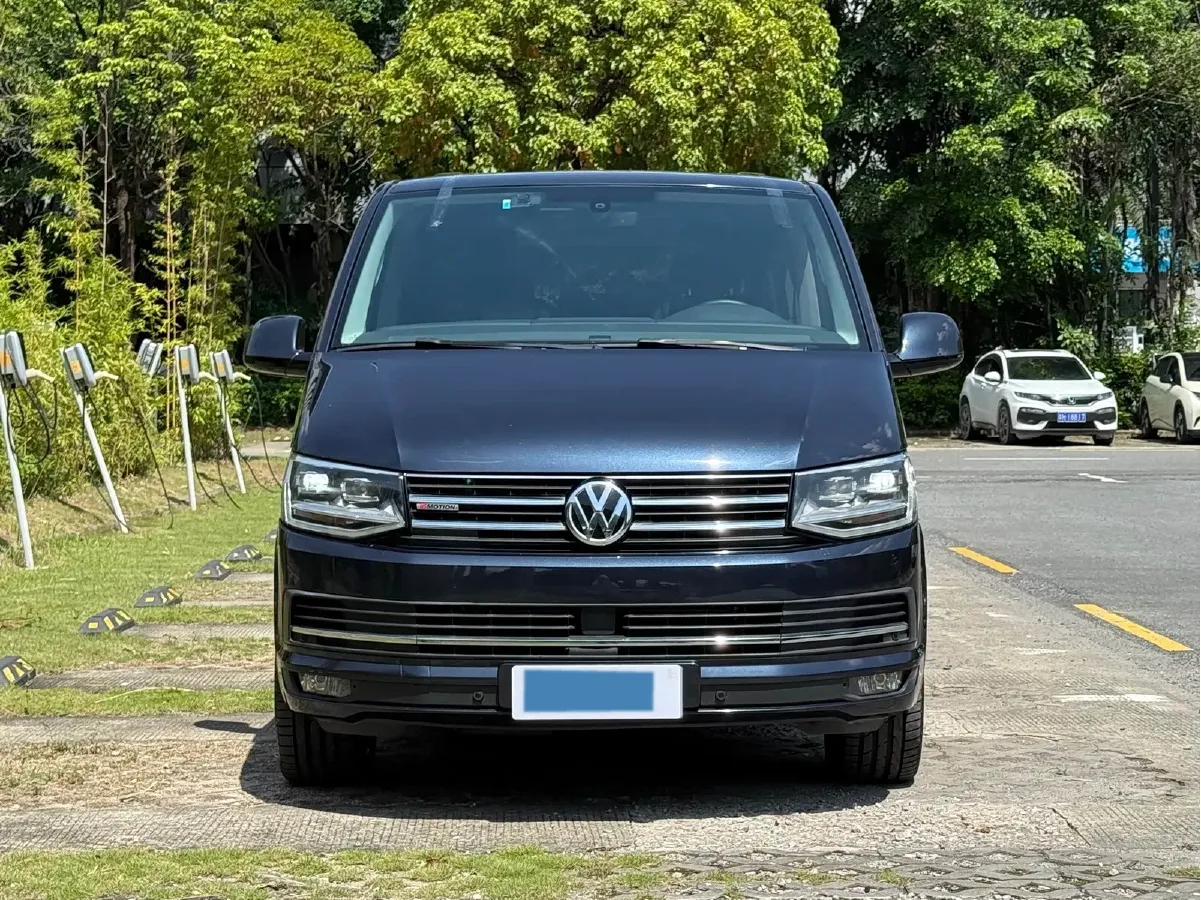 2018 Volkswagen Multivan 2.0T 204HP L4 7DCT,autocango,china used car exporter,china ev exporter,chinese used car exporter,chinese used ev exporter