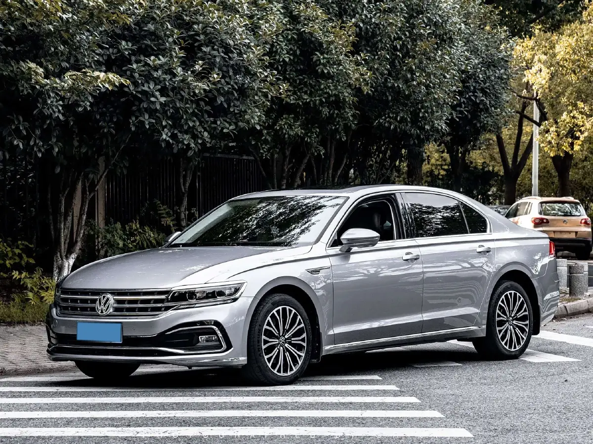 2021 Volkswagen Phideon 2.0T 224HP L4 7DCT