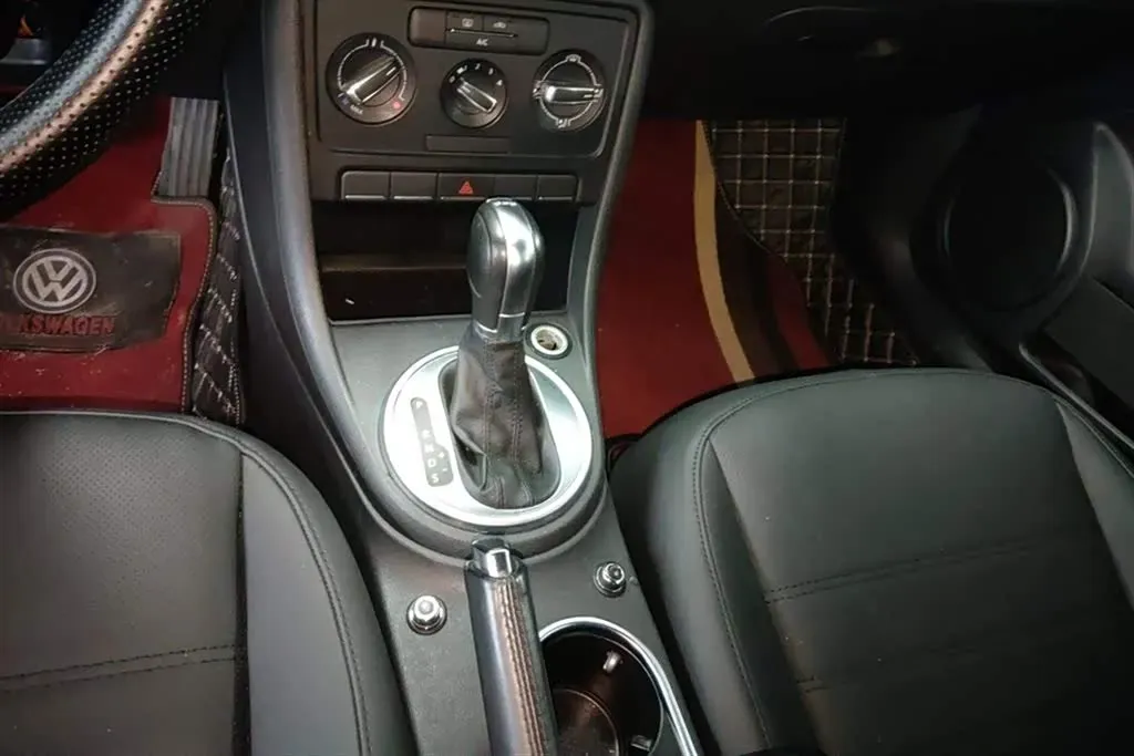 2014 Volkswagen Beetle 1.4T 160HP L4 7DCT,autocango,china used car exporter,china ev exporter,chinese used car exporter,chinese used ev exporter