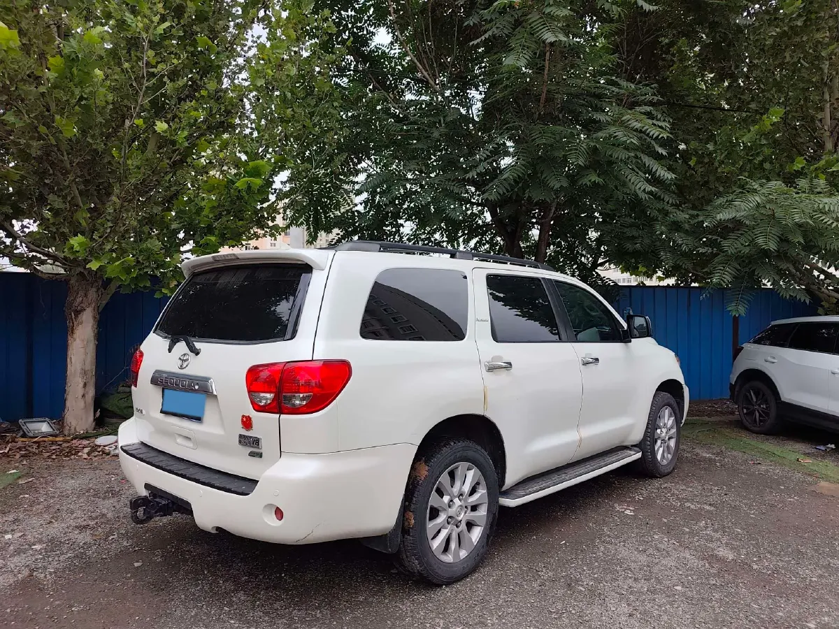 2010 Toyota Sequoia 5.7L 386HP V8 6AT,autocango,china used car exporter,china ev exporter,chinese used car exporter,chinese used ev exporter