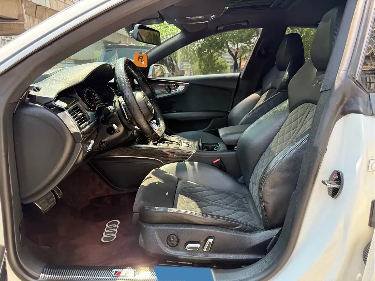 2014 Audi RS 7 4.0T 560HP V8 8AT,autocango,china used car exporter,china ev exporter,chinese used car exporter,chinese used ev exporter