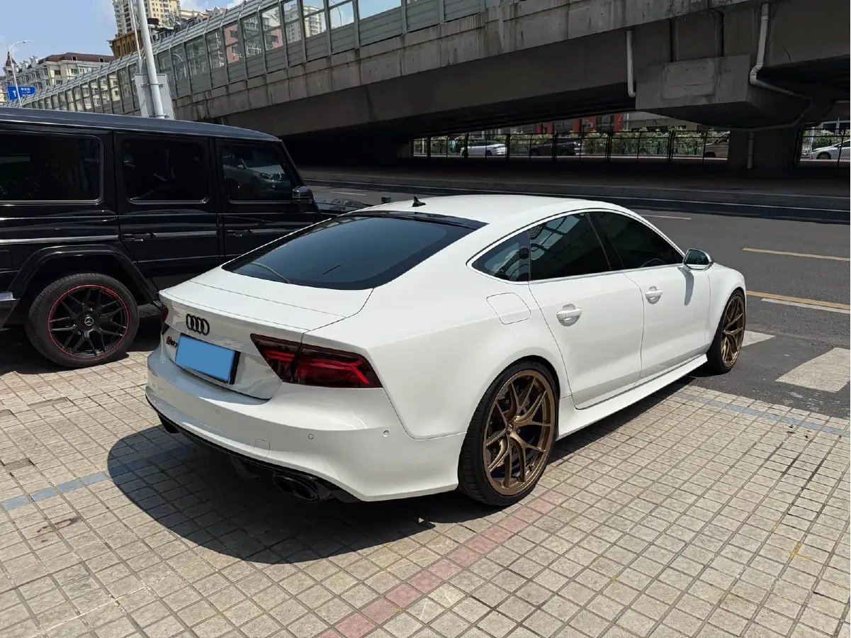 2014 Audi RS 7 4.0T 560HP V8 8AT,autocango,china used car exporter,china ev exporter,chinese used car exporter,chinese used ev exporter