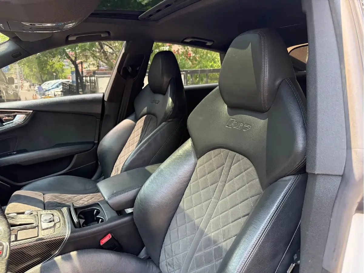 2014 Audi RS 7 4.0T 560HP V8 8AT,autocango,china used car exporter,china ev exporter,chinese used car exporter,chinese used ev exporter