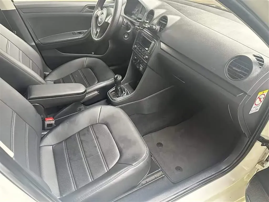2013 Volkswagen Jetta 1.6L 110HP L4 5MT,autocango,china used car exporter,china ev exporter,chinese used car exporter,chinese used ev exporter